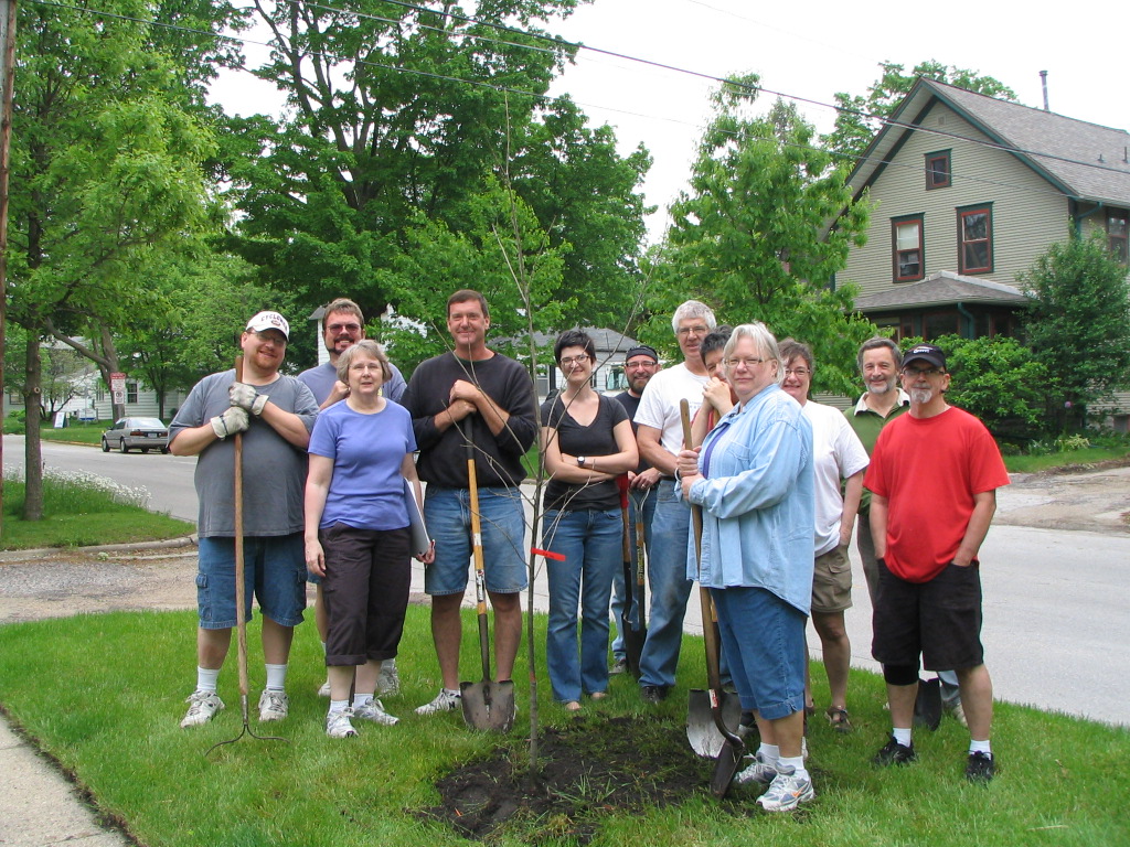 Neighborhood-residents-tree-planting.jpg